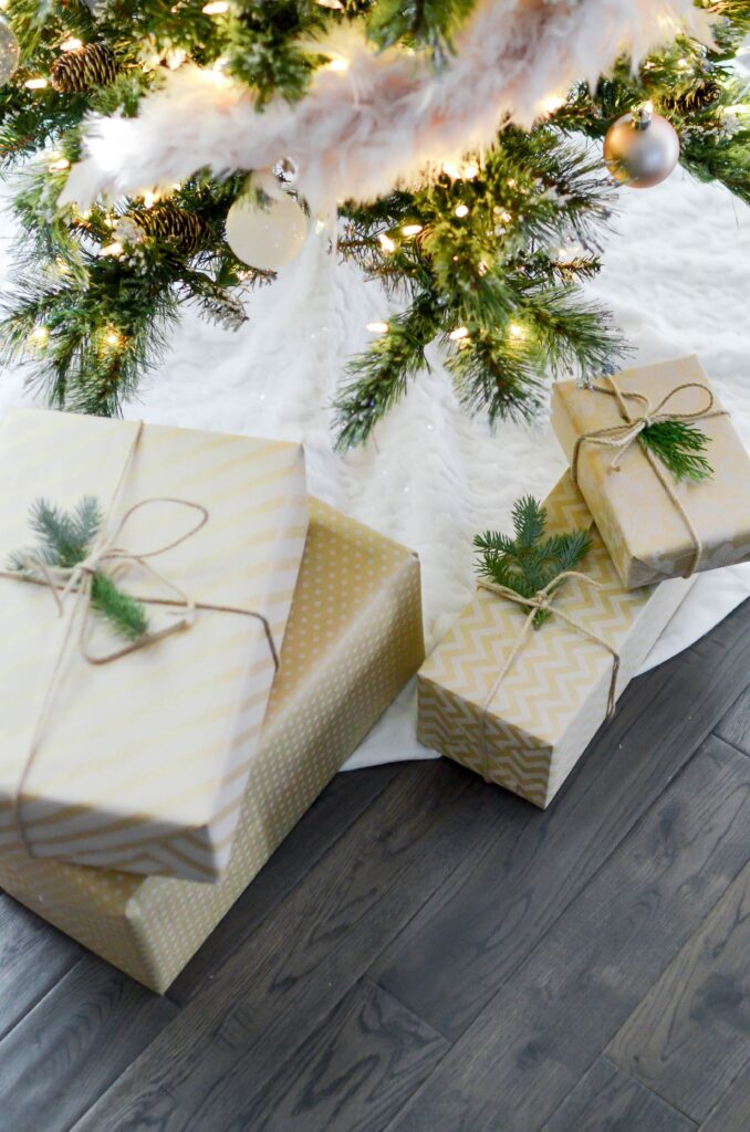 gift wrap christmas holiday